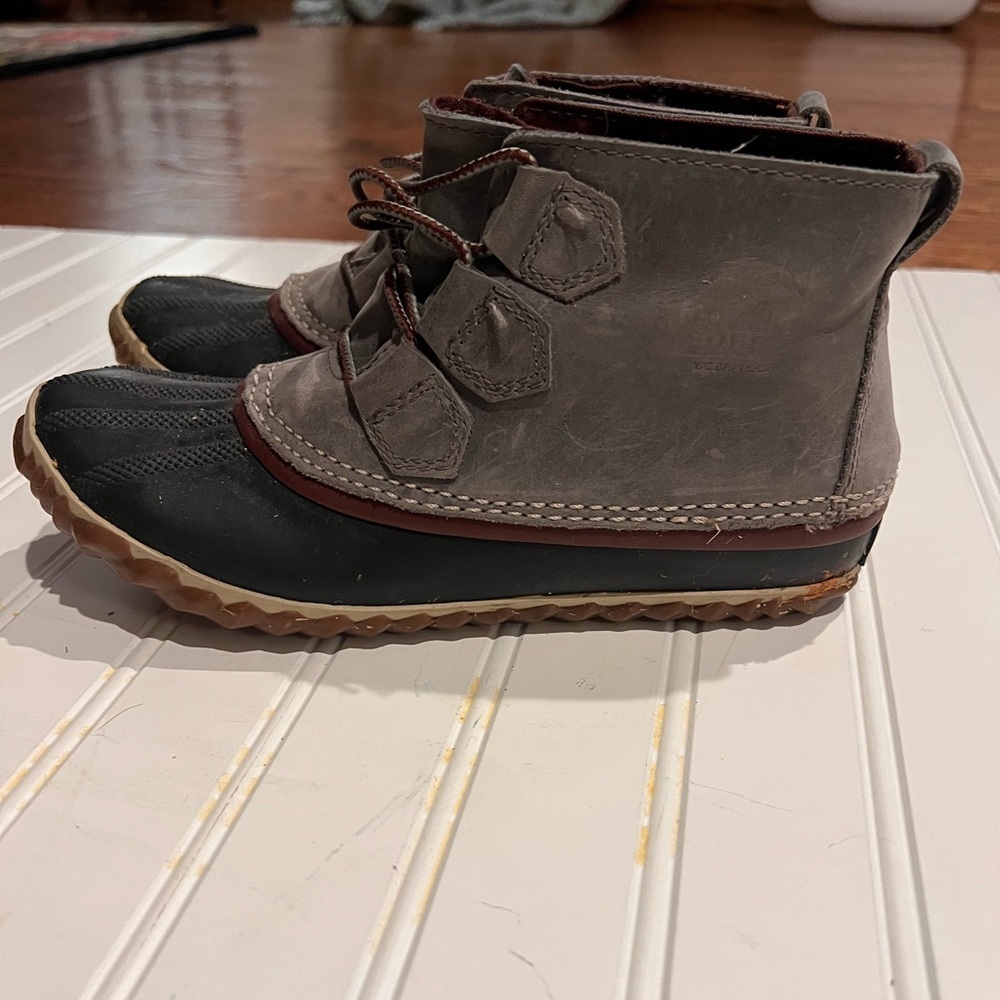 Sorel waterproof duck boot size 7 1/2